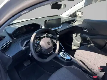 Photo 27 Peugeot 208  Hybrid 110 e-DCS6