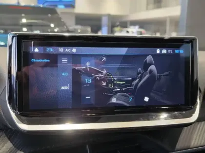 Photo 17 Peugeot 208  Hybrid 110 e-DCS6