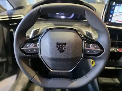 Photo 12 Peugeot 208  Hybrid 110 e-DCS6