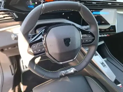 Photo 8 Peugeot 408  Electrique 58 kWh 210ch