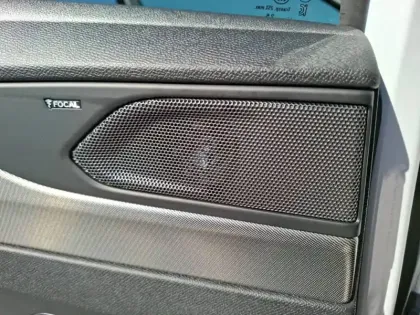 Photo 29 Peugeot 408  Electrique 58 kWh 210ch