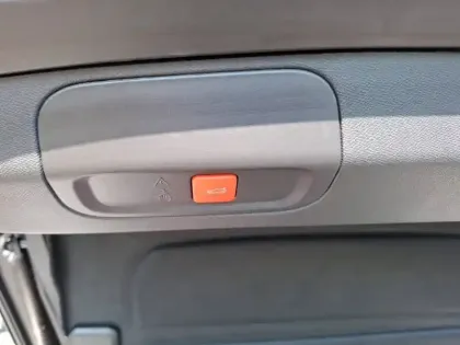 Photo 24 Peugeot 408  Electrique 58 kWh 210ch