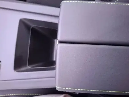 Photo 35 Peugeot 408  Electrique 58 kWh 210ch