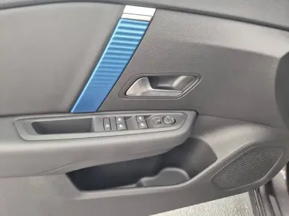 Photo 22 Citroën C4 e- 136 ch Automatique