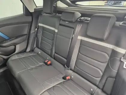 Photo 9 Citroën C4 e- 136 ch Automatique