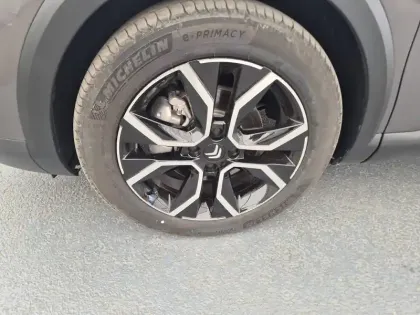 Photo 10 Citroën C4 e- 136 ch Automatique