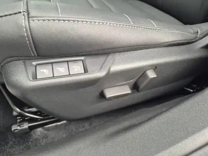 Photo 20 Citroën C4 e- 136 ch Automatique