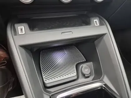 Photo 13 Citroën C4 e- 136 ch Automatique