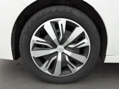 Photo 12 Peugeot 208  PureTech 75 S&S BVM5