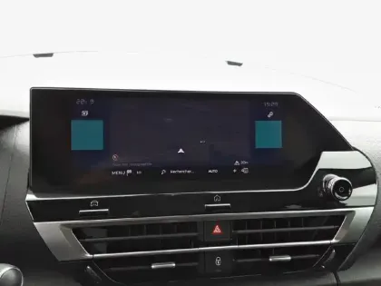 Photo 20 Citroën C4 e- 136 ch Automatique