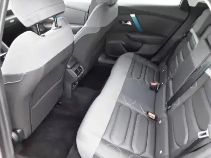 Photo 6 Citroën C4 e- 136 ch Automatique