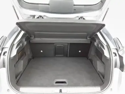 Photo 10 Citroën C4 e- 136 ch Automatique