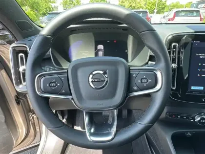 Photo 10 Volvo Xc40  Recharge 231 ch 1EDT