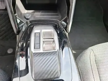 Photo 36 Peugeot 208  Electrique 50 kWh 136ch