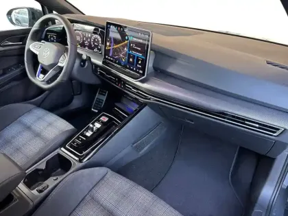 Photo 8 Volkswagen Golf  1.5 eHybrid 272 DSG6