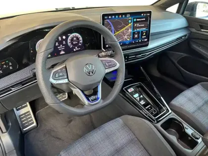 Photo 15 Volkswagen Golf  1.5 eHybrid 272 DSG6