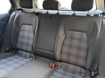 Photo 13 Volkswagen Golf  1.5 eHybrid 272 DSG6