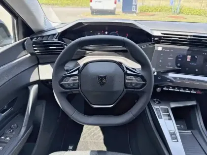 Photo 28 Peugeot 308  Hybrid 145 e-DCS6