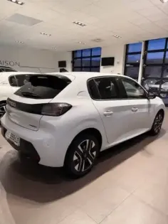 Photo 5 Peugeot 208  Hybrid 110 e-DCS6