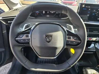 Photo 15 Peugeot 208  Hybrid 110 e-DCS6