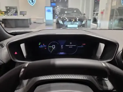 Photo 5 Peugeot 2008  Electrique 54 kWh 156 ch