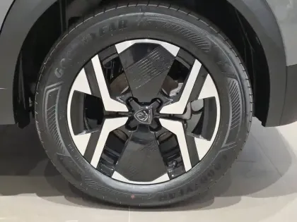 Photo 9 Peugeot 2008  Electrique 54 kWh 156 ch