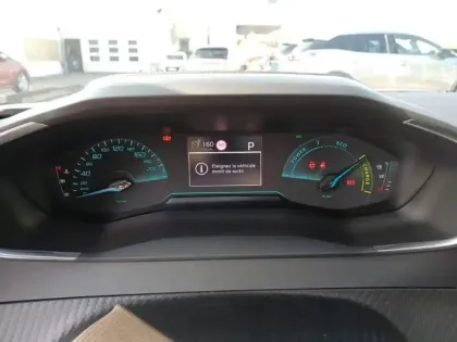 Photo 29 Peugeot 2008  Hybrid 145 e-DCS6