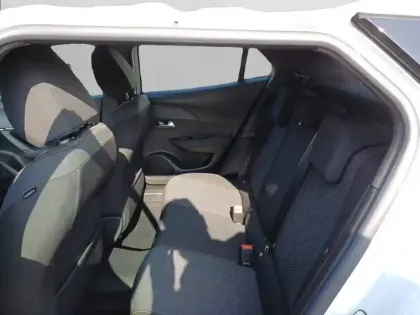 Photo 31 Peugeot 2008  Hybrid 145 e-DCS6