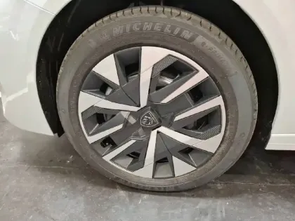 Photo 35 Peugeot 208  100 S&S BVM6