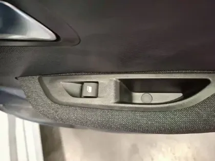 Photo 45 Peugeot 208  100 S&S BVM6