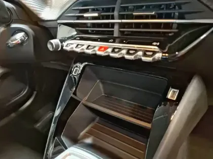 Photo 44 Peugeot 208  100 S&S BVM6