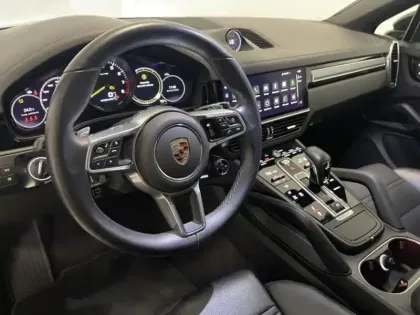 Photo 5 Porsche Cayenne  Coupé 3.0 V6 462ch E-Hybrid Platinum Edition