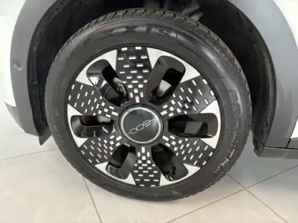 Photo 7 Fiat 600  1.2 Hybrid 100ch La Prima DCT6