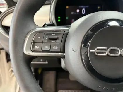 Photo 11 Fiat 600  1.2 Hybrid 100ch La Prima DCT6