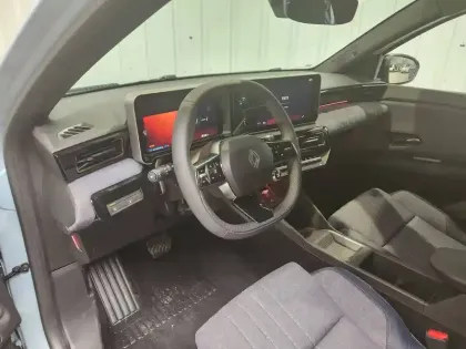 Photo 6 Renault 4 Renault  E-Tech Electrique 150 ch autonomie confort