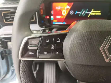 Photo 13 Renault 4 Renault  E-Tech Electrique 150 ch autonomie confort