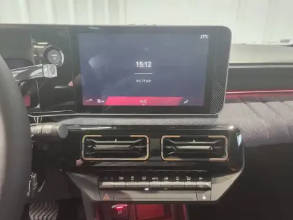 Photo 10 Renault 4 Renault  E-Tech Electrique 150 ch autonomie confort