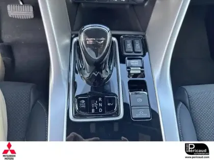 Photo 25 Mitsubishi Eclipse Cross  2.4 MIVEC PHEV Twin Motor 4WD