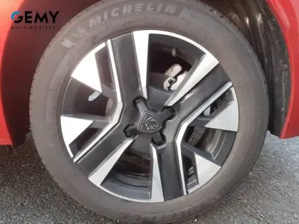 Photo 33 Peugeot 208  Hybrid 110 e-DCS6