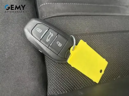 Photo 21 Peugeot 208  Hybrid 110 e-DCS6