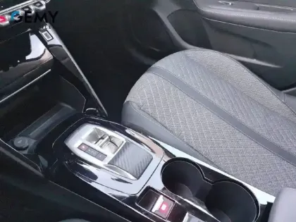 Photo 40 Peugeot 208  Hybrid 110 e-DCS6