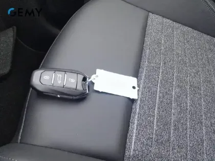 Photo 23 Peugeot 3008  Hybrid 145 e-DCS6