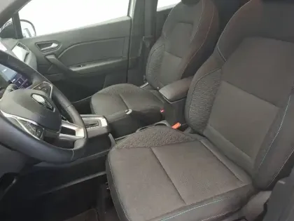 Photo 11 Renault Captur  E-Tech full hybrid 145 ch