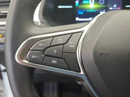 Photo 31 Renault Captur  E-Tech full hybrid 145 ch
