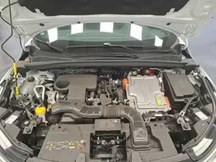 Photo 12 Renault Captur  E-Tech full hybrid 145 ch