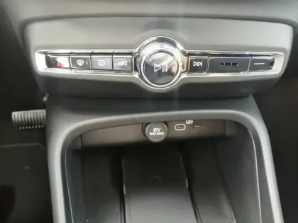 Photo 34 Volvo Ec40  Single Extended Range 252 ch 1EDT