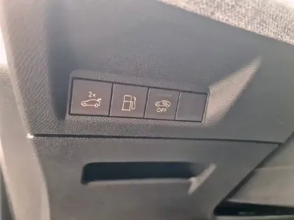 Photo 47 Peugeot 3008  Plug-in Hybrid 195 e-DCS7