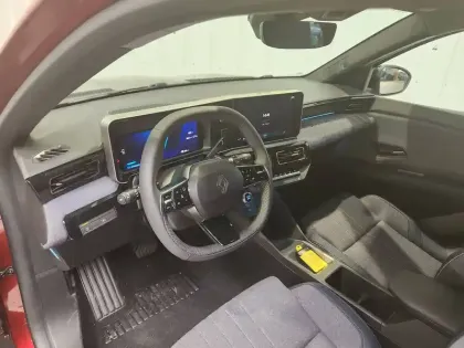 Photo 6 Renault 4 Renault  E-Tech Electrique 150 ch autonomie confort