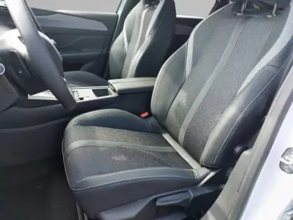 Photo 34 Peugeot 308  SW Hybrid 145 e-DCS6