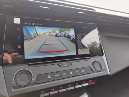 Photo 46 Peugeot 308  SW Hybrid 145 e-DCS6